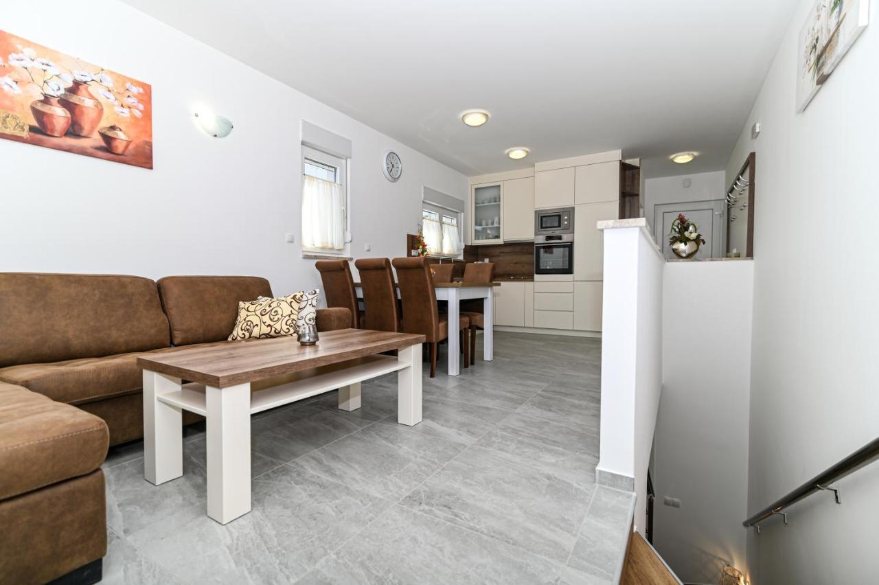 Luxury Apartment With Swimming Pool Ana Trogir Exterior foto