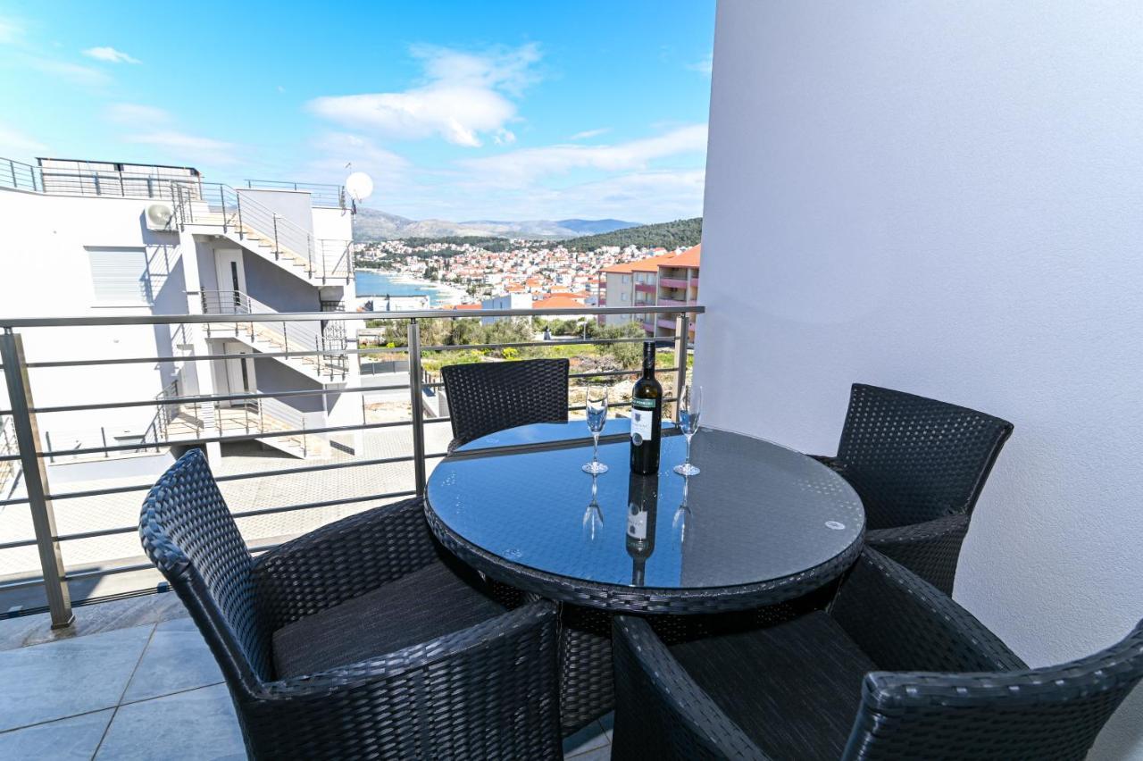 Luxury Apartment With Swimming Pool Ana Trogir Exterior foto