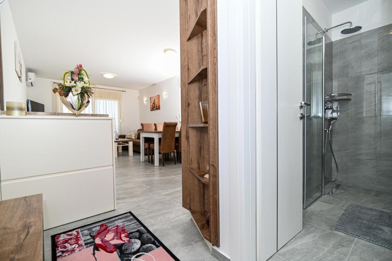 Luxury Apartment With Swimming Pool Ana Trogir Exterior foto